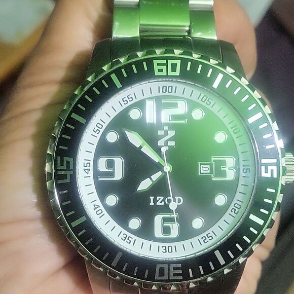 IZOD watch - Picture 4 of 7